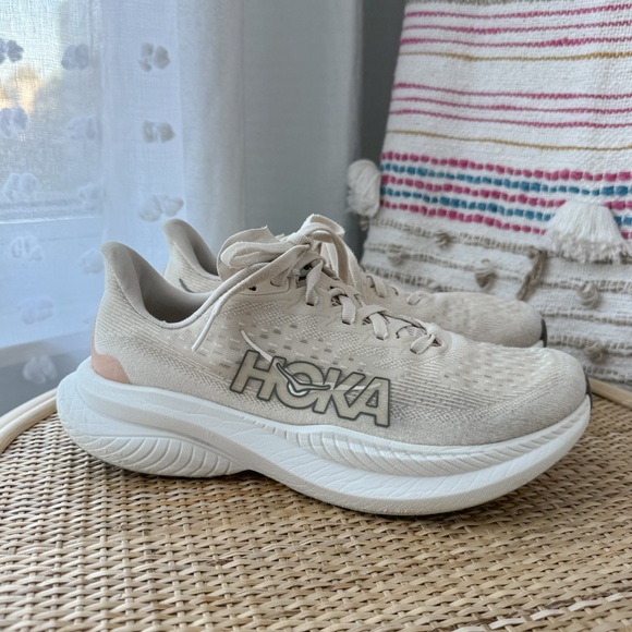 Hoka One One Mach 6 Eggnog Vanilla Road Running Sneakers Women’s Size 8 - Picture 2 of 9